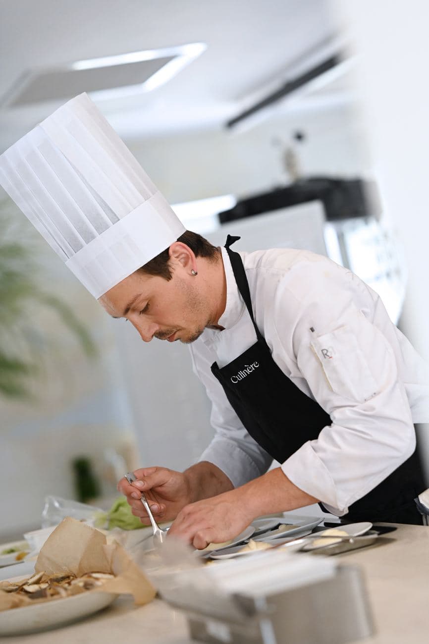 Service en cuisine ouverte à La Table